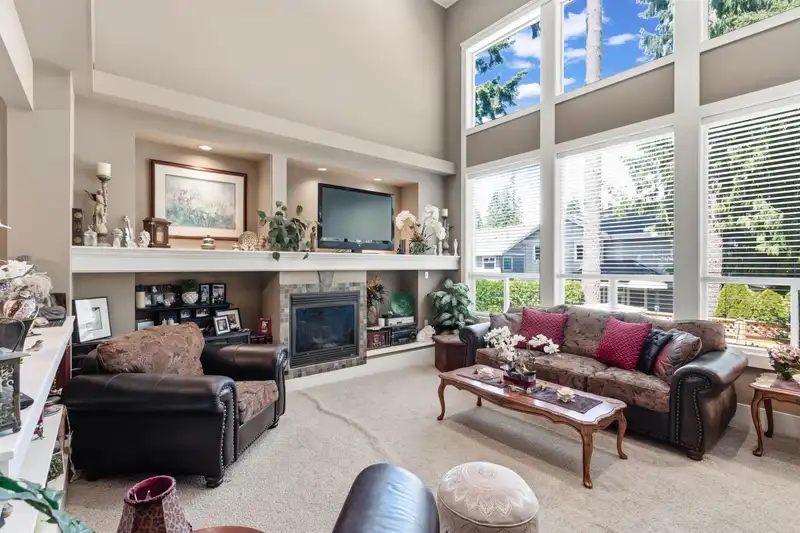 14765 34 AVENUE - photo 4 of 40