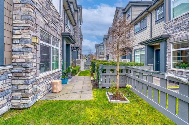 53 7191 LECHOW STREET - photo 2 of 19