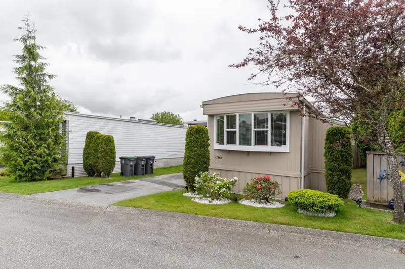 15860 NORFOLK ROAD - photo 3 of 31