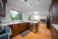 940 164A STREET - thumbnail 12