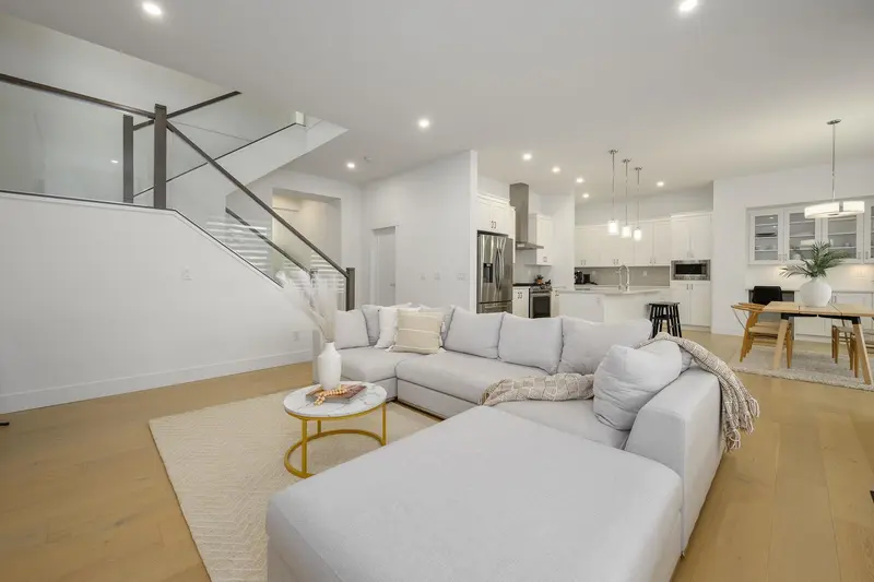 19655 74A AVENUE - photo 4 of 25