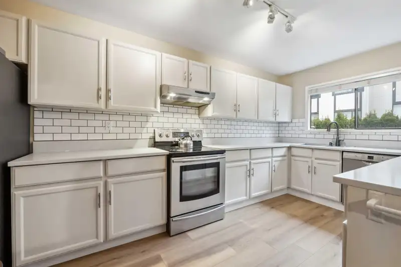111 1520 VIDAL STREET - photo 3 of 36