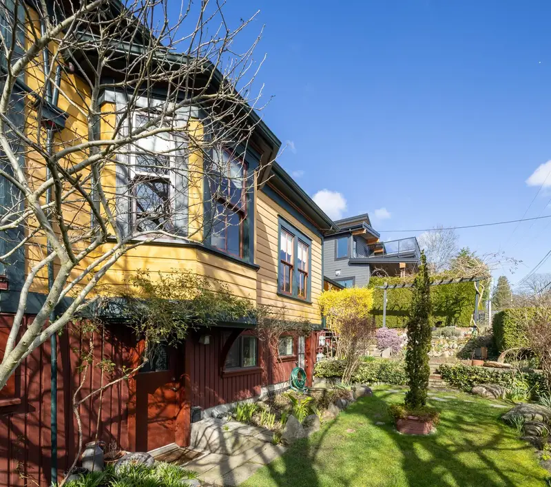 217 NINTH STREET - photo 2 of 25