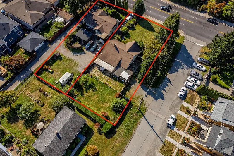 375 BLUE MOUNTAIN STREET - photo 4 of 4