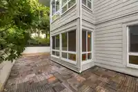 102 1322 MARTIN STREET - thumbnail 27