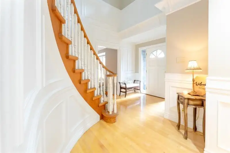 17352 26A AVENUE - photo 3 of 40
