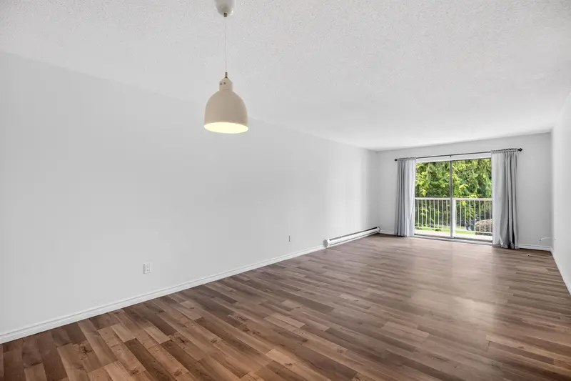 203 12890 17 AVENUE - photo 2 of 25