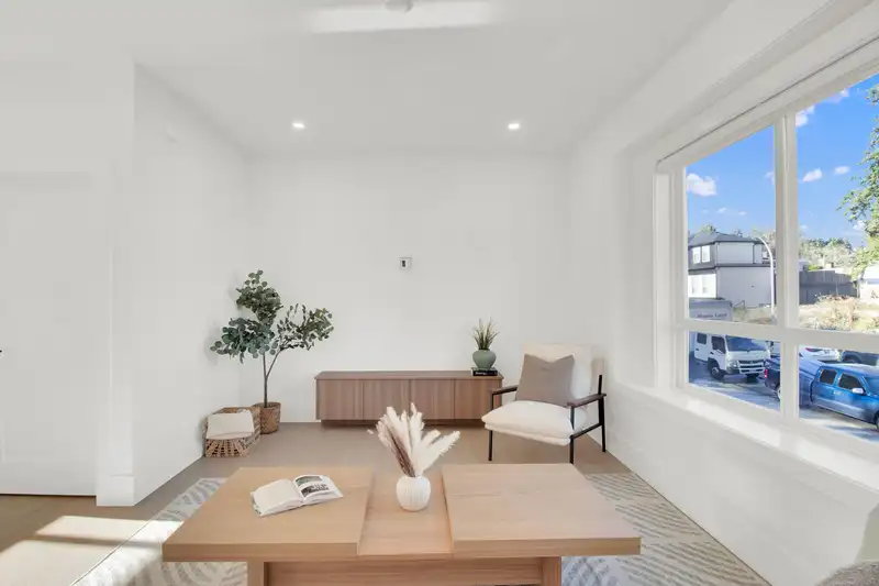 102 16058 9A AVENUE - photo 4 of 23