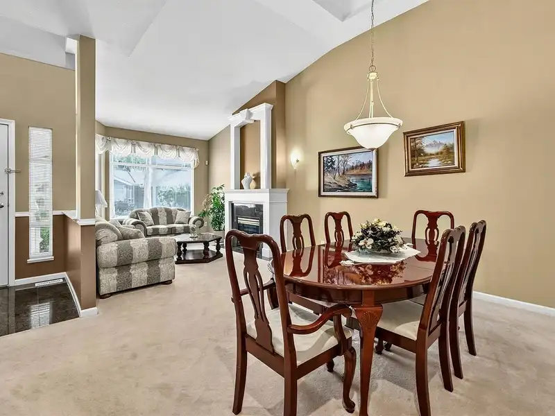10 15168 22ND AVENUE - photo 2 of 22