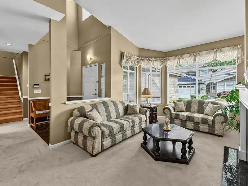 10 15168 22ND AVENUE - photo 4 of 22