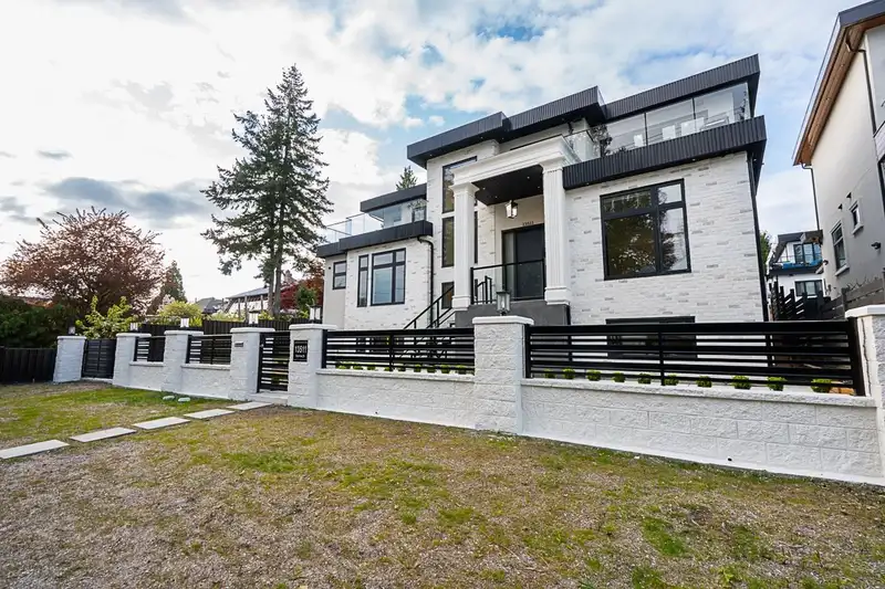 13511 MARINE DRIVE - photo 3 of 39
