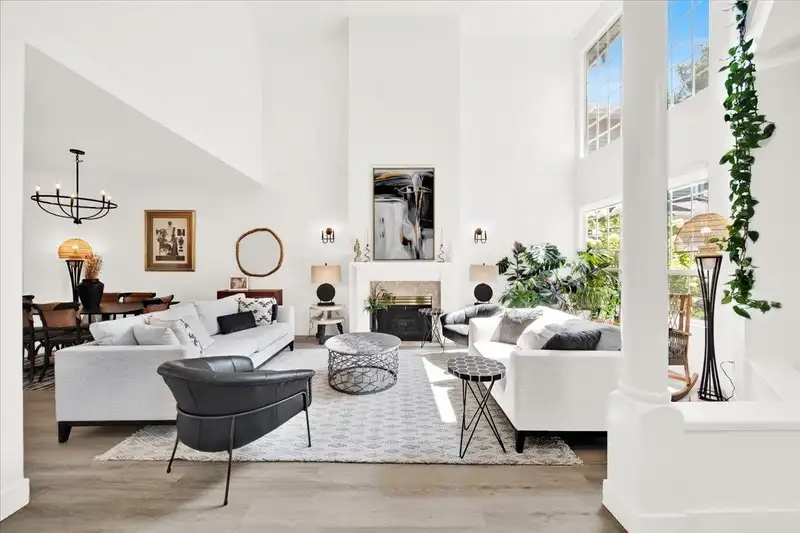 9 2688 150 STREET - photo 1 of 39