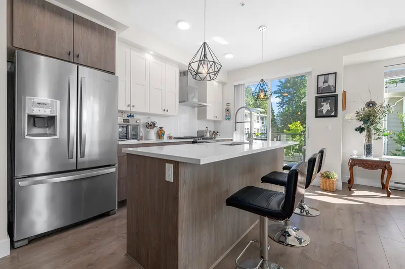 37 24108 104 AVENUE - photo 3 of 25