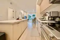 126 2635 KING GEORGE BOULEVARD - thumbnail 2