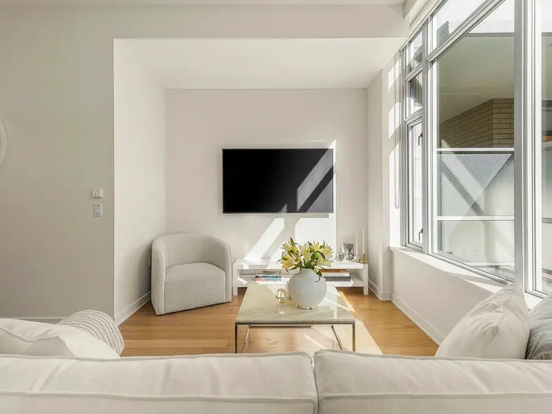 407 77 WALTER HARDWICK AVENUE - photo 2 of 25