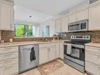 201 1725 MARTIN DRIVE - thumbnail 4