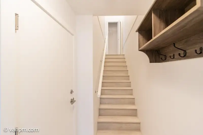 61 16685 25 AVENUE - photo 2 of 19