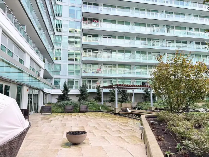 809 8260 NO. 3 ROAD - photo 3 of 17