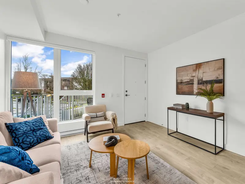 3130 SOPHIA STREET - photo 4 of 25