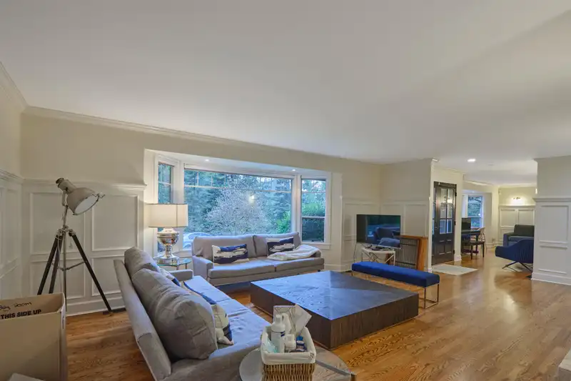 3292 136 STREET - photo 4 of 27