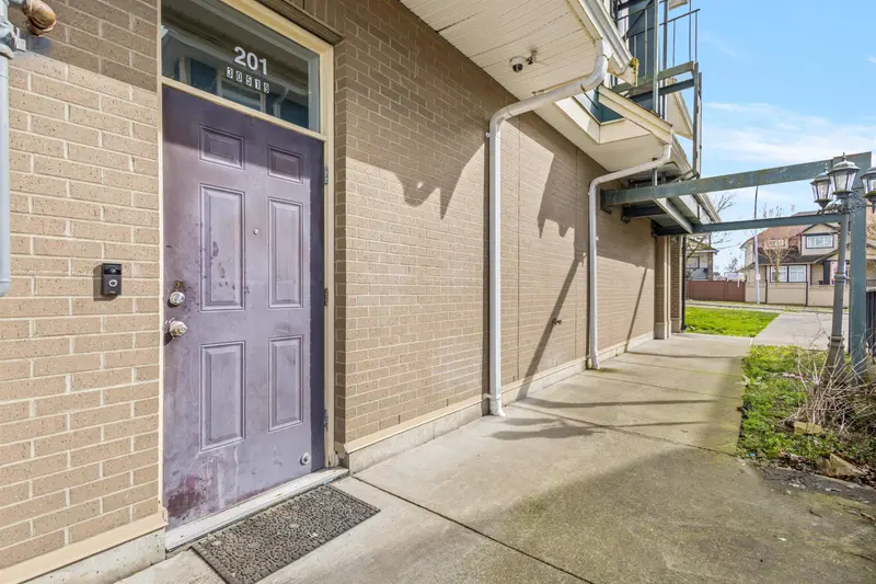 201 30519 BLUERIDGE DRIVE - photo 2 of 25