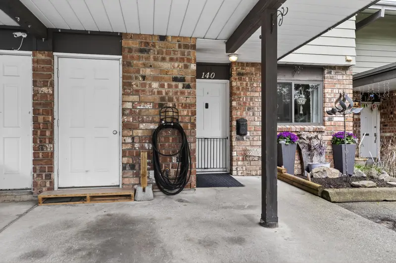 140 7480 138 STREET - photo 3 of 25