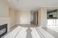 408 1765 MARTIN DRIVE - thumbnail 9