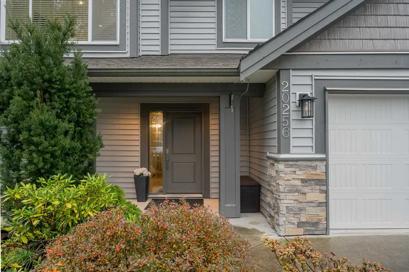 2 20256 98A AVENUE - photo 4 of 25