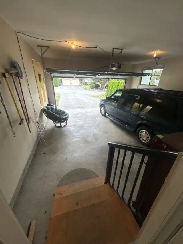 12719 17A AVENUE - photo 3 of 13