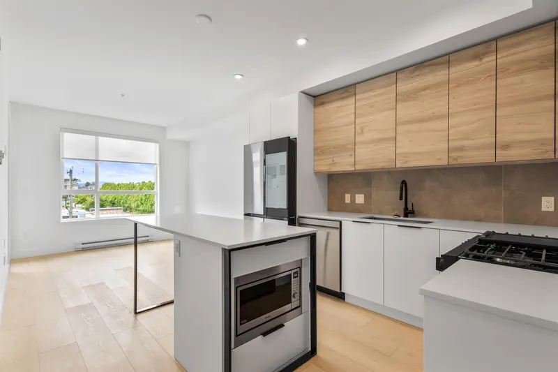 408 30490 CARDINAL AVENUE - photo 3 of 25