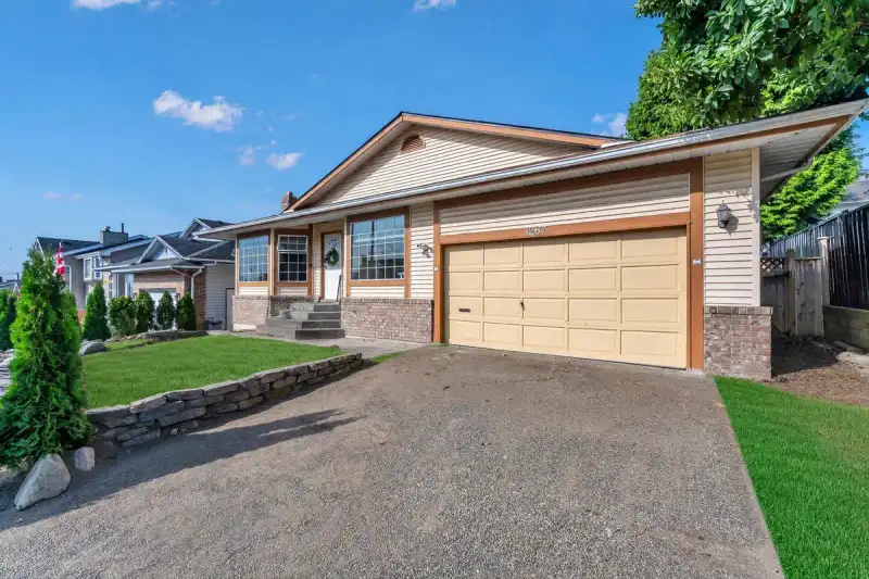 1267 FINLAY STREET - photo 1 of 37