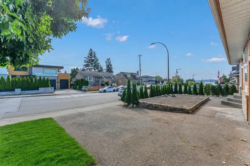 1267 FINLAY STREET - photo 3 of 37