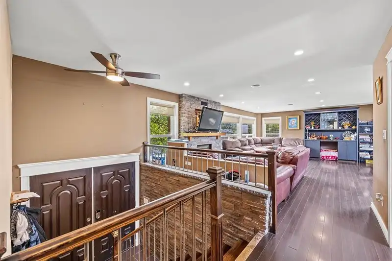 13755 BLACKBURN AVENUE - photo 3 of 18