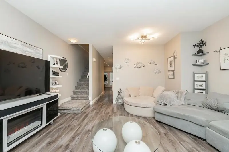 15 21535 88 AVENUE - photo 4 of 25