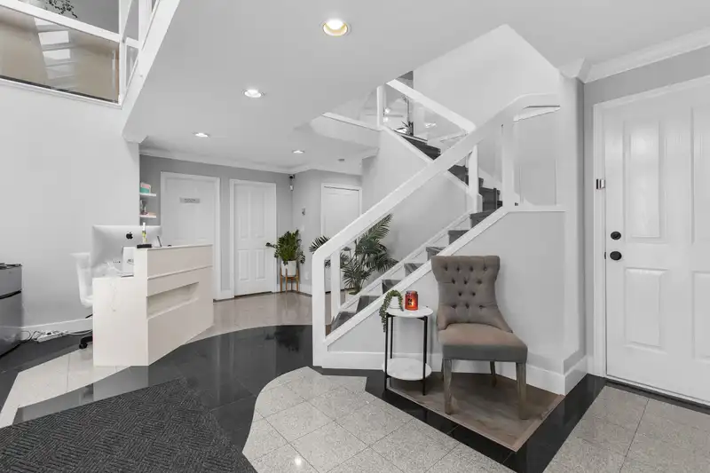 1170 DOLPHIN STREET - photo 3 of 40