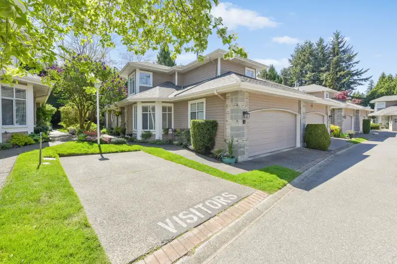 5 15273 24 AVENUE - photo 1 of 33