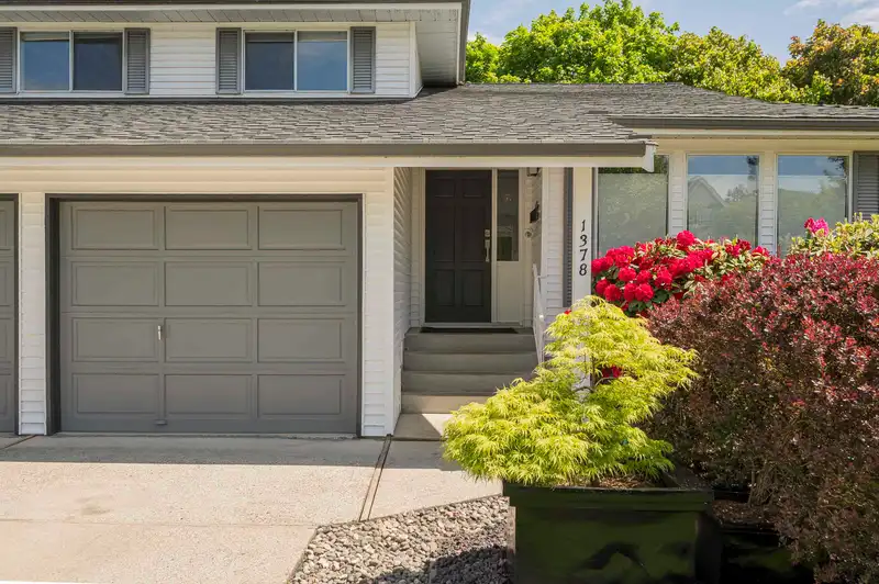 1378 160A STREET - photo 2 of 40