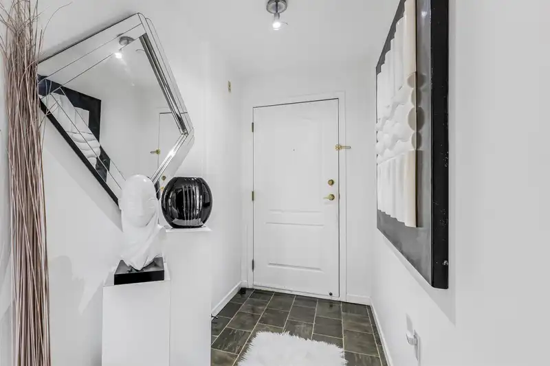 206 15290 18TH AVENUE - photo 2 of 25