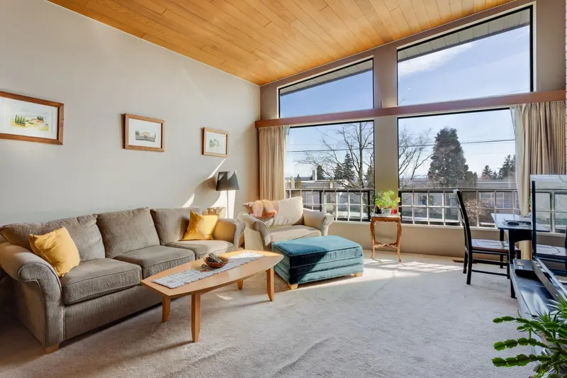 5827 CLINTON STREET - photo 4 of 25