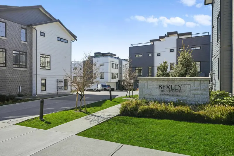 34 2075 OAK MEADOWS DRIVE - photo 1 of 25