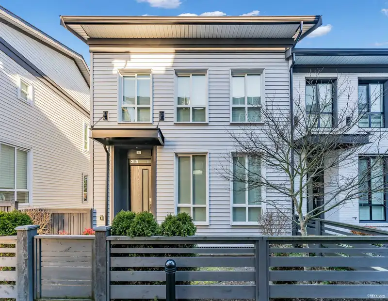 35 15828 27 AVENUE - photo 1 of 33