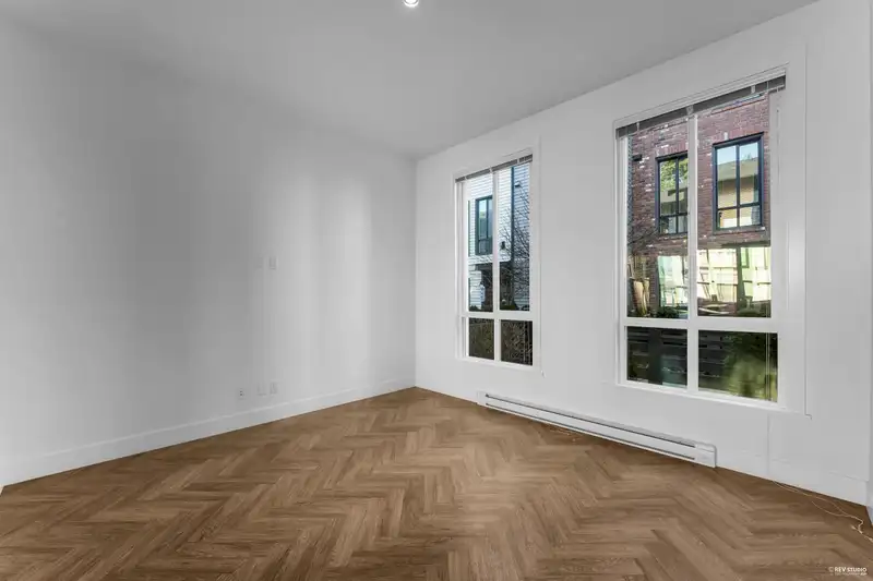 35 15828 27 AVENUE - photo 3 of 33