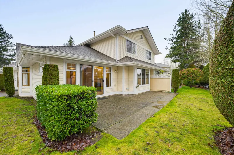 171 8737 212TH STREET - photo 2 of 25