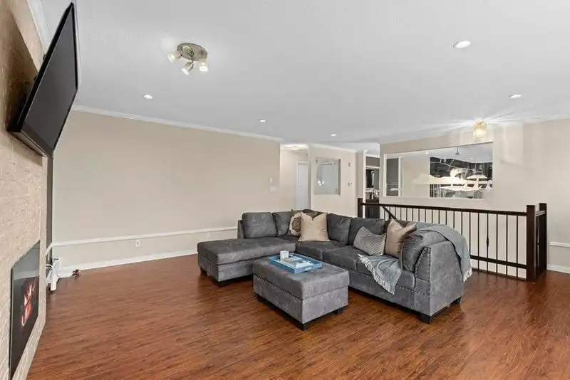 15451 ROPER AVENUE - photo 3 of 23