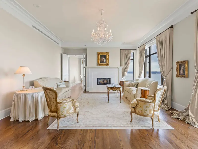 1201 2288 BELLEVUE AVENUE - photo 4 of 25