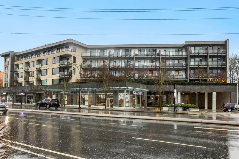 201 725 MARINE DRIVE - photo 3 of 25