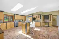 12574 22 AVENUE - thumbnail 14