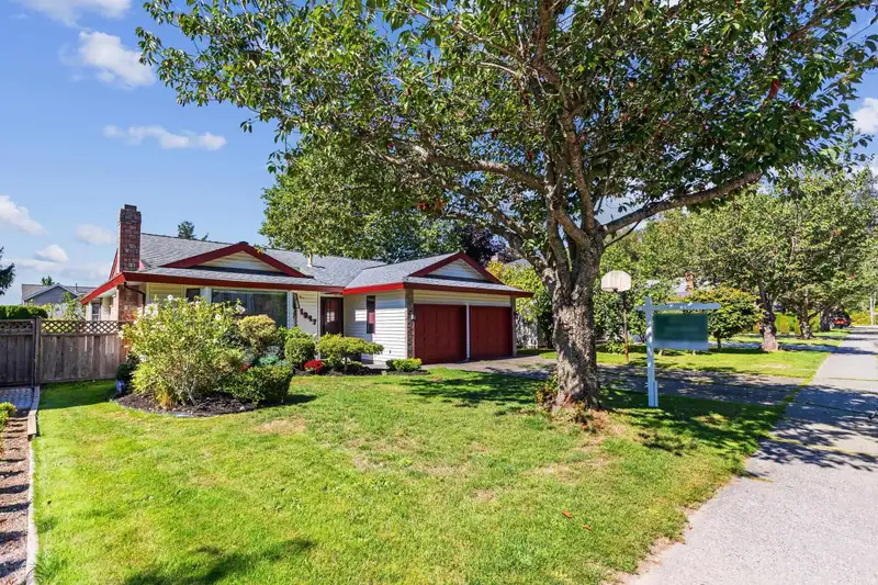 1947 144 STREET - photo 2 of 30