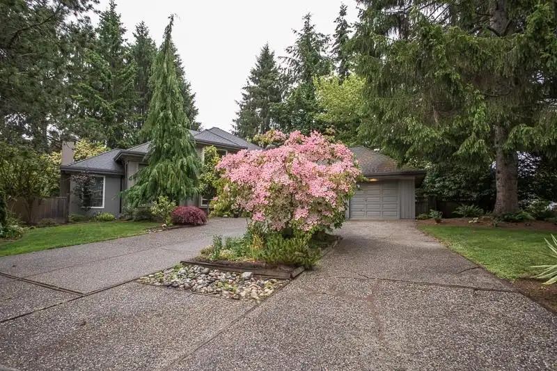 13077 20A AVENUE - photo 4 of 37