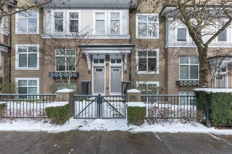 29 15833 26 AVENUE - photo 1 of 38